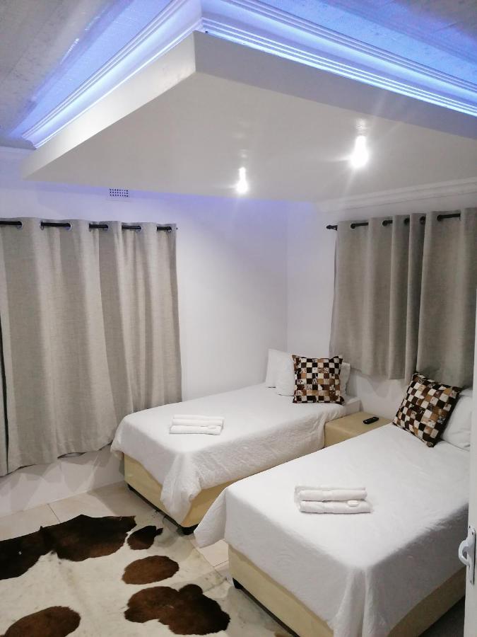 The Whitehouse Hotell Port Shepstone Exteriör bild
