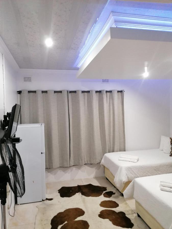 The Whitehouse Hotell Port Shepstone Exteriör bild