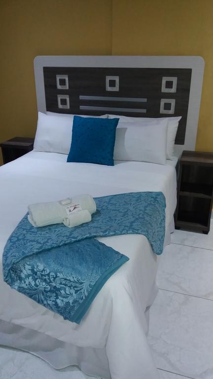 The Whitehouse Hotell Port Shepstone Exteriör bild