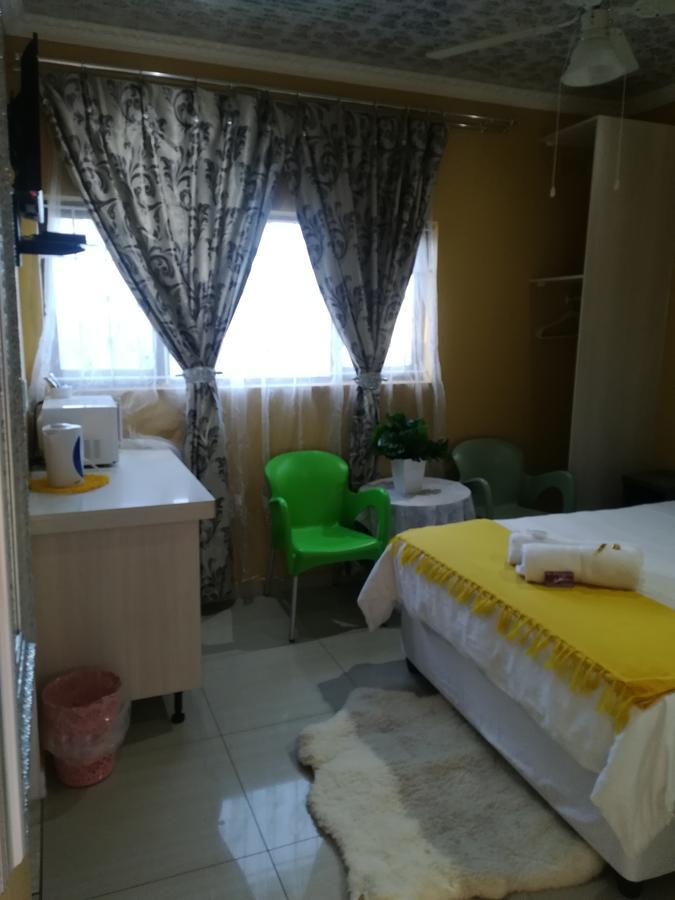 The Whitehouse Hotell Port Shepstone Exteriör bild