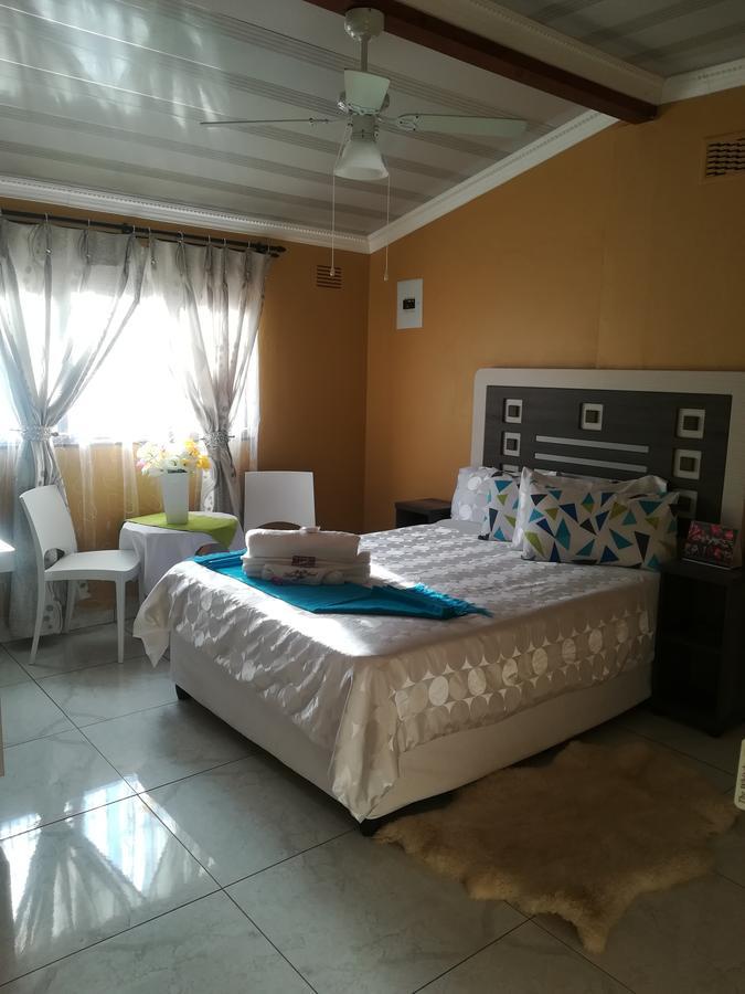 The Whitehouse Hotell Port Shepstone Exteriör bild